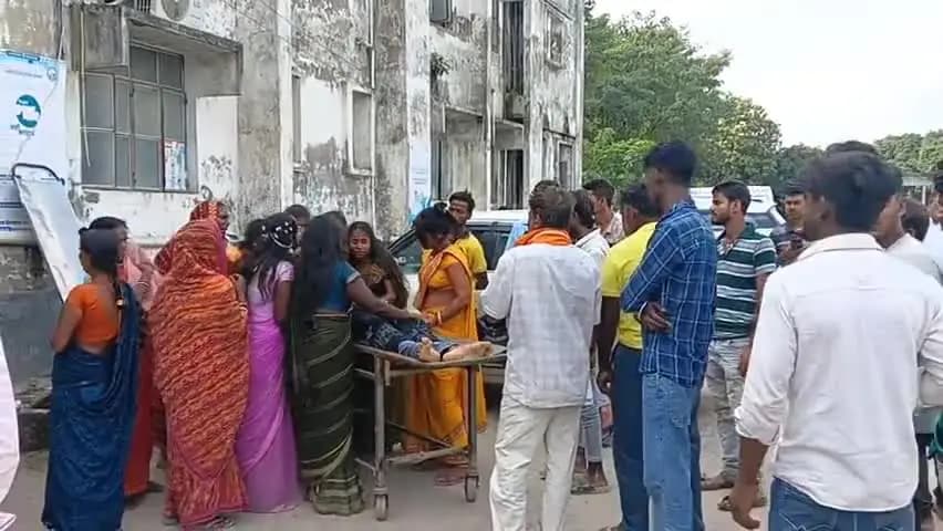 सरैया: रेवा घाट पर जलभरी के दौरान दो युवक डूबे, एक की मौत; दूसरा गंभीर