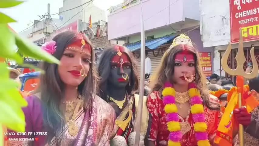 लोहरदगा: लोहरदगा में केंद्रीय दुर्गा पूजा समिति की भव्य कलश शोभायात्रा, पुणेरी ढोल-ताशा और नवदुर्गा की झांकी बनी आकर्षण का केंद्र