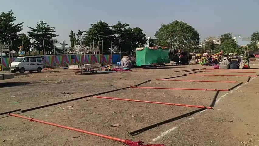 बांसवाड़ा: बांसवाड़ा के कॉलेज मैदान में इस बार सिर्फ 10 दिन सजेगा दशहरा मेला, प्रशासनिक लापरवाही से दुकानदारों को हुआ भारी नुकसान