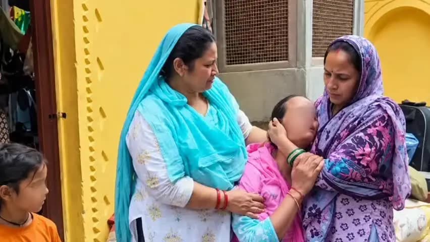 सेमरिया: रीवा में पति ने 10 साल साथ रखने के बाद दिया 'तीन तलाक', बीच सड़क पर छोड़ा