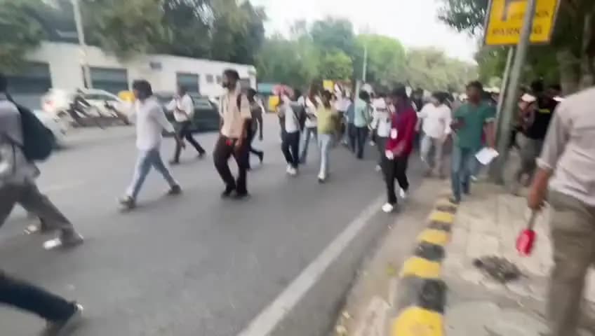 यमुना विहार: कनॉट प्लेस में मारपीट का वीडियो वायरल, पुलिस ने स्वतः संज्ञान लेते हुए 4 लोगों को पकड़ा