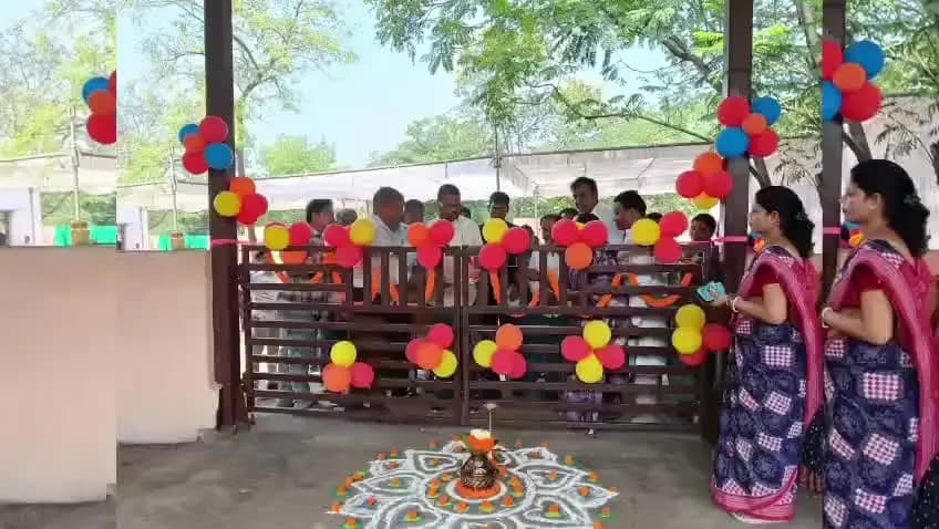 ଝାରସୁଗୁଡା: ବ୍ରଜରାଜନଗରରେ ୮ କୋଟିର ଉନ୍ନୟନ ପ୍ରକଳ୍ପ, ପାଠାଗାର ଓ ଆମିଷ ମାର୍କେଟର ଶିଳାନ୍ୟାସ କଲେ ମନ୍ତ୍ରୀ
