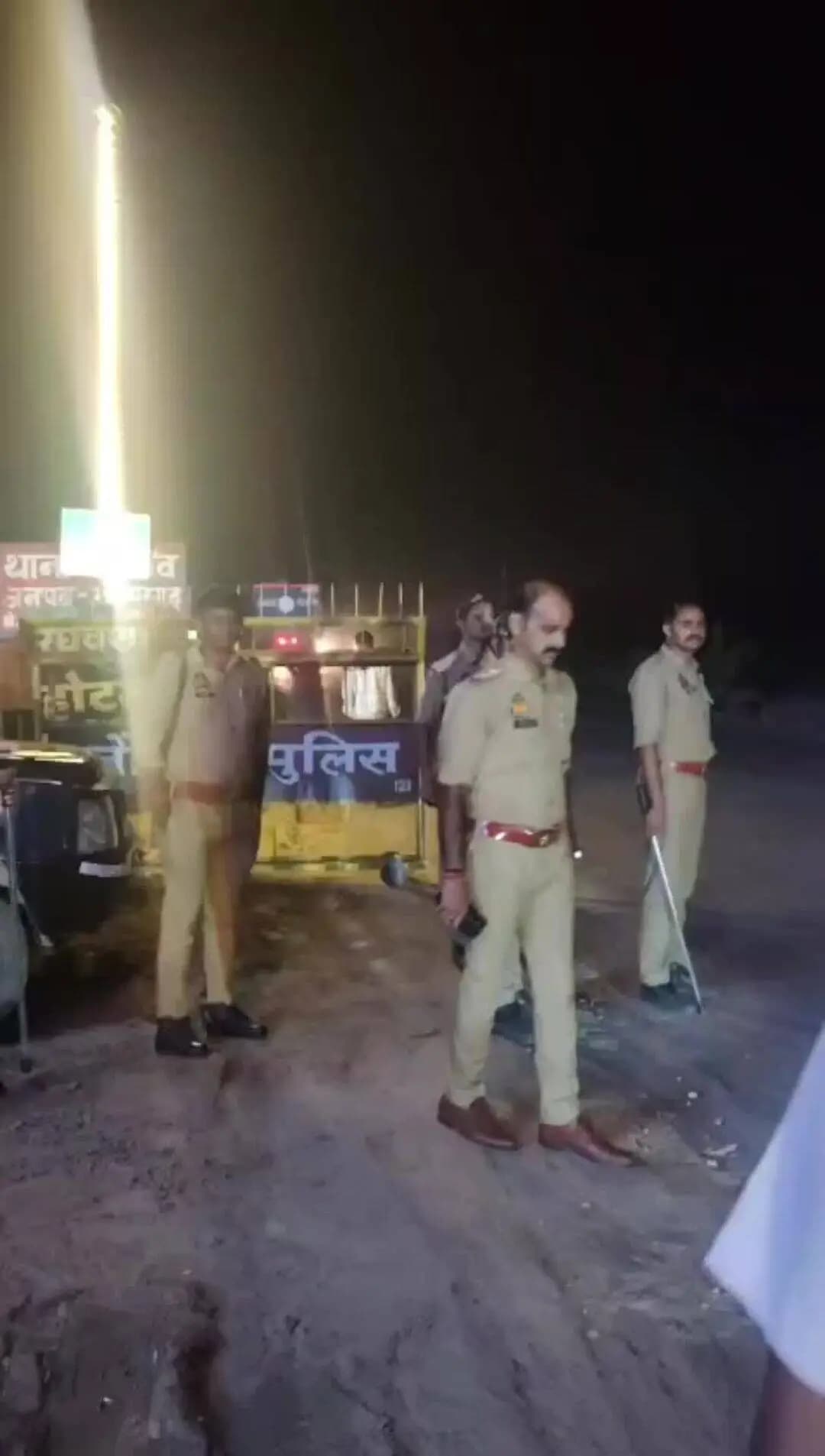 नवागत एसपी के निर्देश पर चन्दवक पुलिस का सघन चेकिंग अभियान तेज, युवाओं और संदिग्ध वाहनों पर विशेष नजर