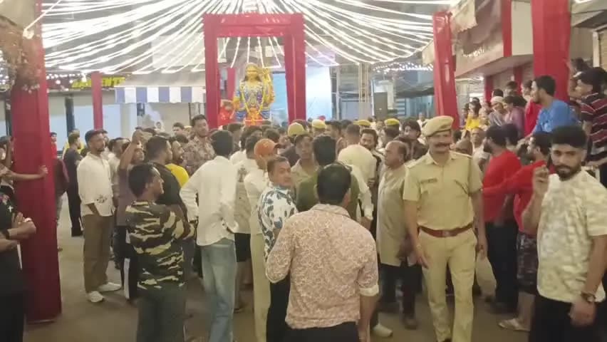 बांसवाड़ा: डेगली माता चौक पर देर रात गरबा में डीजे बजाने पर हंगामा, पुलिस से भिड़े लोग, भाजपा नेता के हस्तक्षेप से मामला शांत हुआ