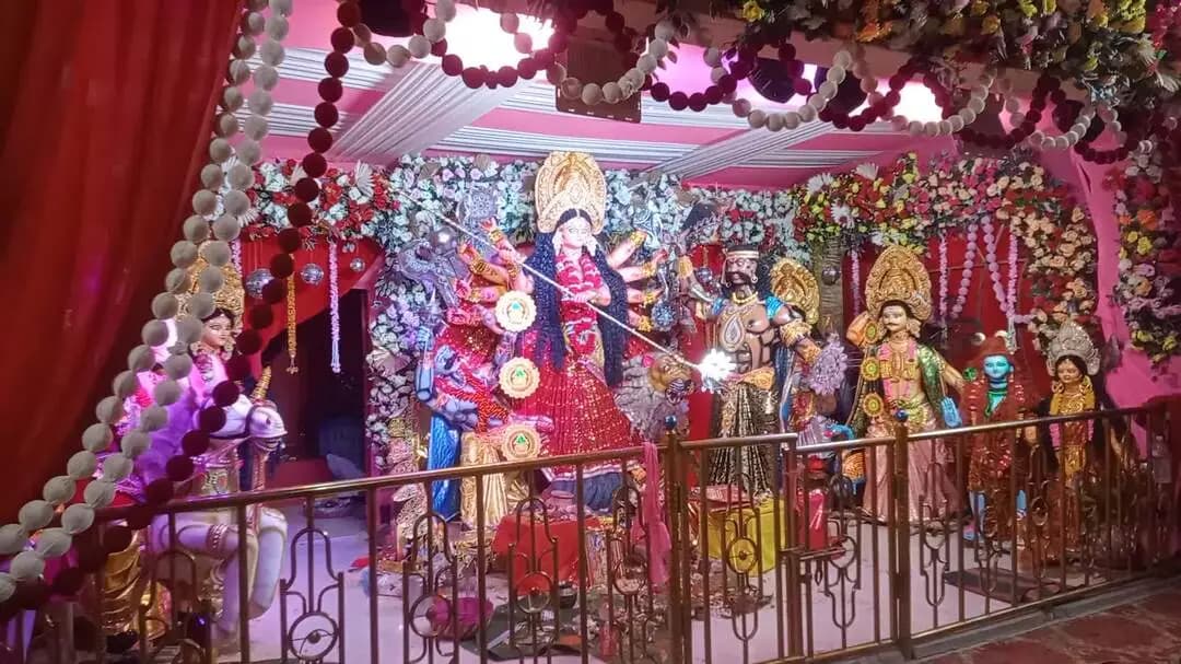 मां वैष्णवी दुर्गा लक्ष्मीपुर चौक, मधेपुर में प्रथम दिन रात्रि में कीर्तन भजन। #DurgaPuja #RishiKarn #Madhepur