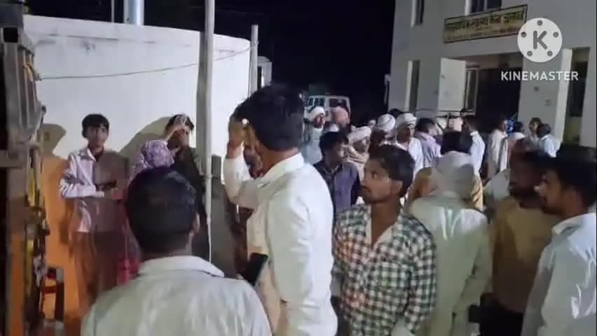 गुन्नौर: गांव बैरपुर महराजी के समीप अज्ञात वाहन ने खेत से घर लौट रहे किसान को मारी टक्कर, किसान की हुई मौत