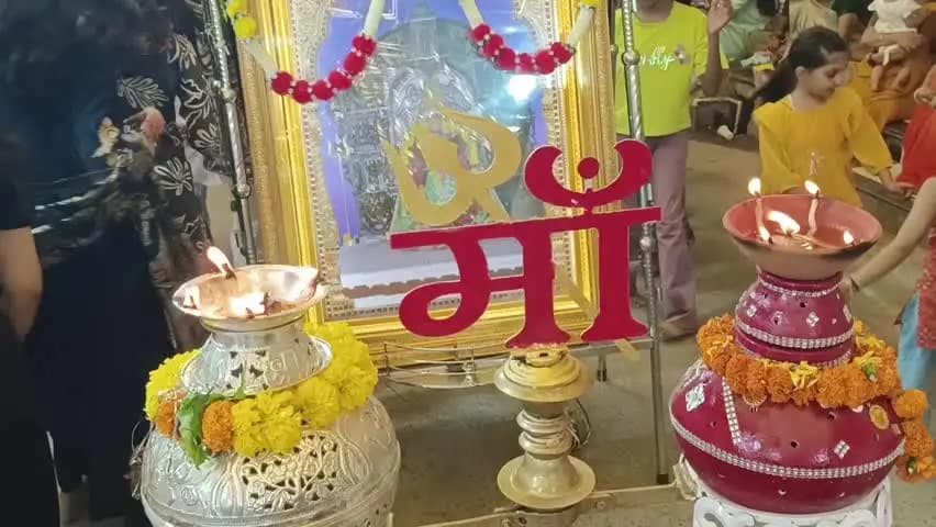 बांसवाड़ा: कंसारवाड़ा चौक स्थित कालिका माता मंदिर में शारदीय नवरात्रि पर गरबा रास की धूम