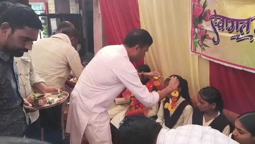 जबेरा: उत्कृष्ट विद्यालय जबेरा में कन्या पूजन, शिक्षक सम्मान और पुरस्कार वितरण