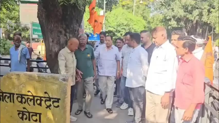 लाडपुरा: कोटा में JK फैक्ट्री श्रमिकों के धरने पर पहुंचे शांति धारीवाल, बोले- भाजपा सरकार सेठों की, मजदूरों की नहीं