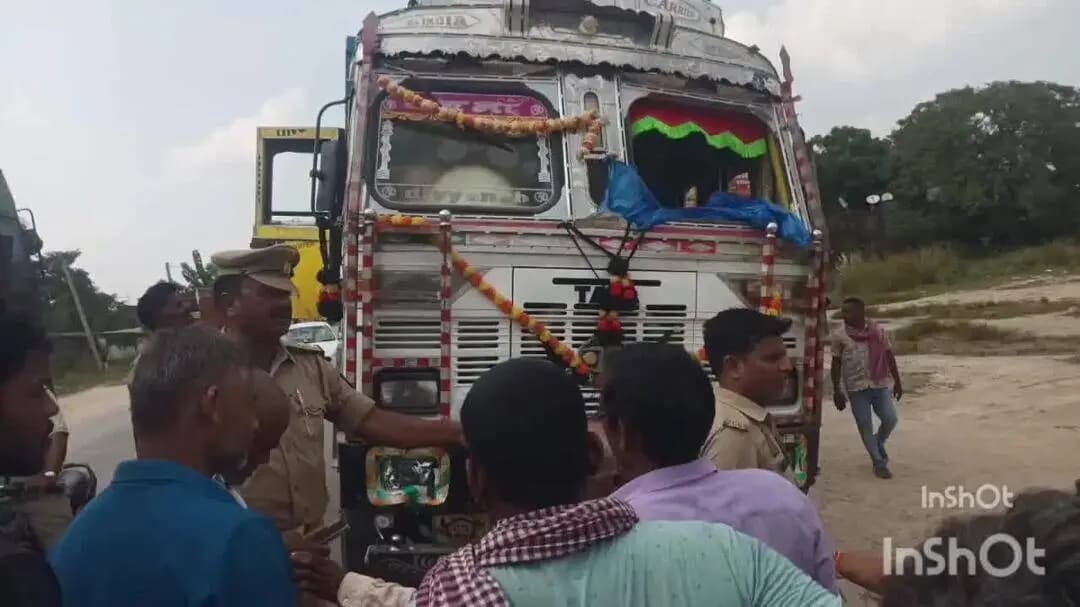 बलिया: फेफना-रसड़ा मार्ग पर श्रीराम होटल के सामने ट्रक की टक्कर से छात्रा की मौत, होमगार्ड गंभीर घायल