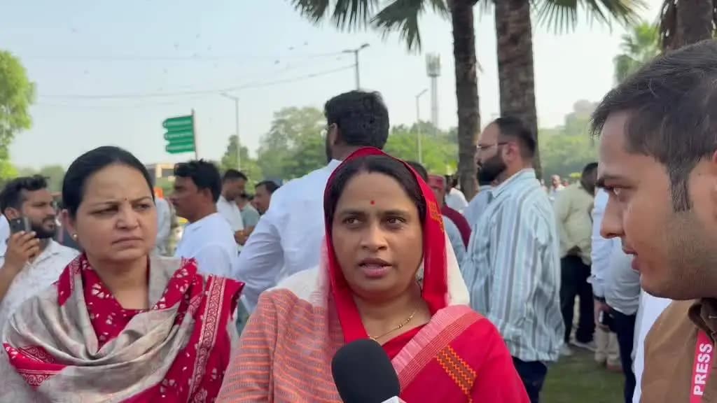 जोबट विधानसभा विधायक पहुंची दिल्ली आंदोलन में