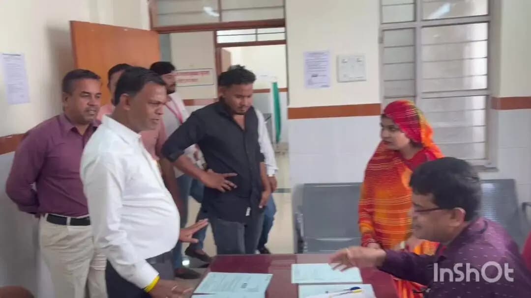 प्रतापगढ़: डेढ़ लाख की आबादी पर महज 5 डॉक्टर, छोटीसादड़ी अस्पताल में 23 पद हैं खाली