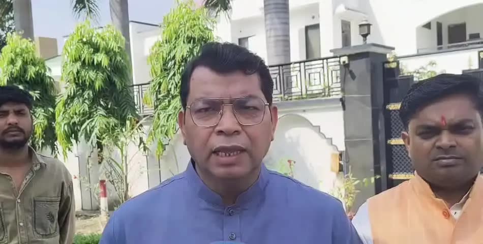 रुद्रपुर: शहर के डॉ दीपक छाबड़ा और उद्योगपति रोहिताश बत्रा के आवास पर आयकर की रेड, मौके पर पहुंचे विधायक शिव अरोरा, रुद्रपुर MLA