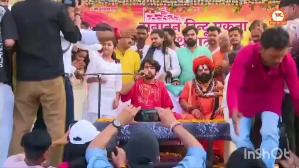 गुनौर: बागेश्वर धाम के पीठाधीश्वर धीरेंद्र कृष्ण शास्त्री ने अमानगंज पहुंचकर नगर व क्षेत्र वासियों को दिया संदेश