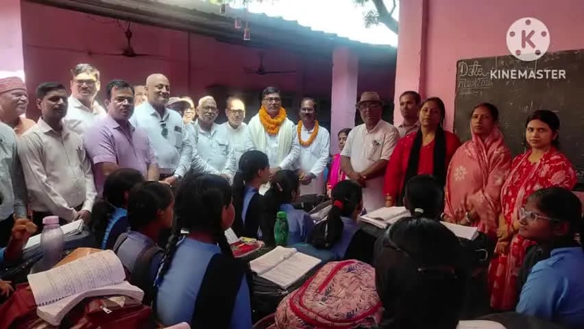 मैरवा: मैरवा प्रखंड कन्या विद्यालय में सारण शिक्षक निर्वाचन को लेकर विधायक ने शिक्षकों से संवाद किया