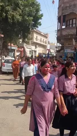 *सेठ आर एन रुइया उच्च माध्यमिक विद्यालय, रामगढ़ शेखावाटी की छात्रा कनक ने जिला स्तरीय एथलेटिक्स में स्वर्ण पदक हासिल किय
