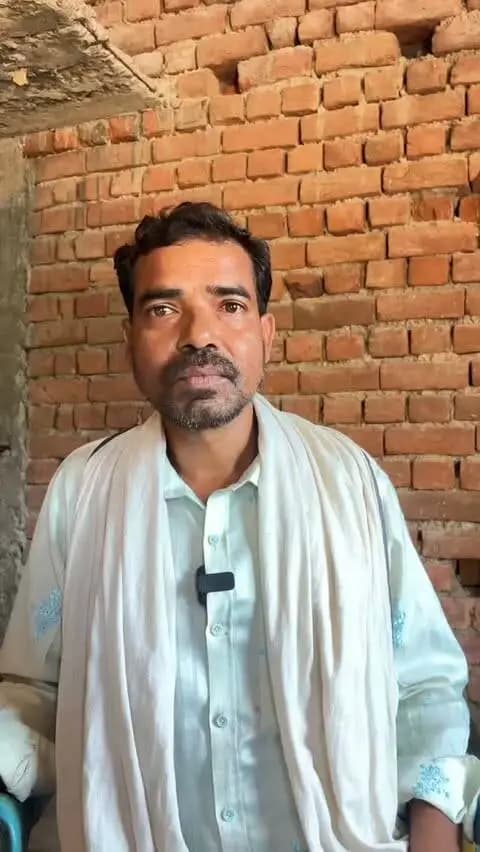 भूमिहीन कृषि मजदूर योजना बनी जयकरण के परिवार का सहारा
शिवपुर चरचा निवासी श्री जयकरण सिंह कृषि भूमि नहीं होने के कारण मजदूरी कर अपने परिवार का भरण-पोषण करते हैं। ऐसे में भूमिहीन कृषि मजदूर योजना के तहत मिली एकमुश्त ₹10,000 की सहायता राशि उनके लिए किसी वरदान से कम नहीं है। योजना का लाभ मिलने पर उन्होंने मुख्यमंत्री श्री विष्णुदेव साय के प्रति आभार व्यक्त किया।
#भूमिहीनकृषिमजदूरयोजना #
#सेवा_संकल्प_अभियान #SevaSankalpAbhiyan #SevaSankalp