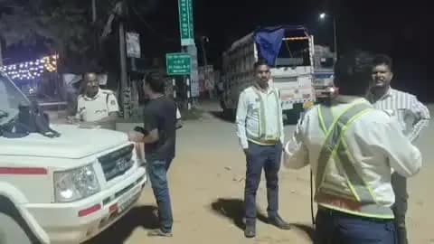 रामानुजगंज: नो-एंट्री में वाहन चलाने वाले 15 चालकों पर की गई कार्रवाई, ₹39,200 का चालान