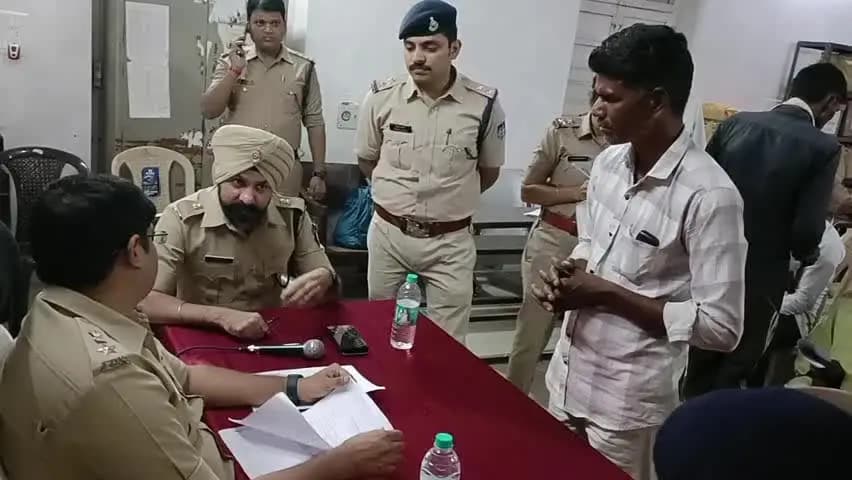 दतिया नगर: पशु चोरी के मामलों में कार्रवाई की मांग, पीड़ित ने एसपी से एसपी कार्यालय में लगाई गुहार