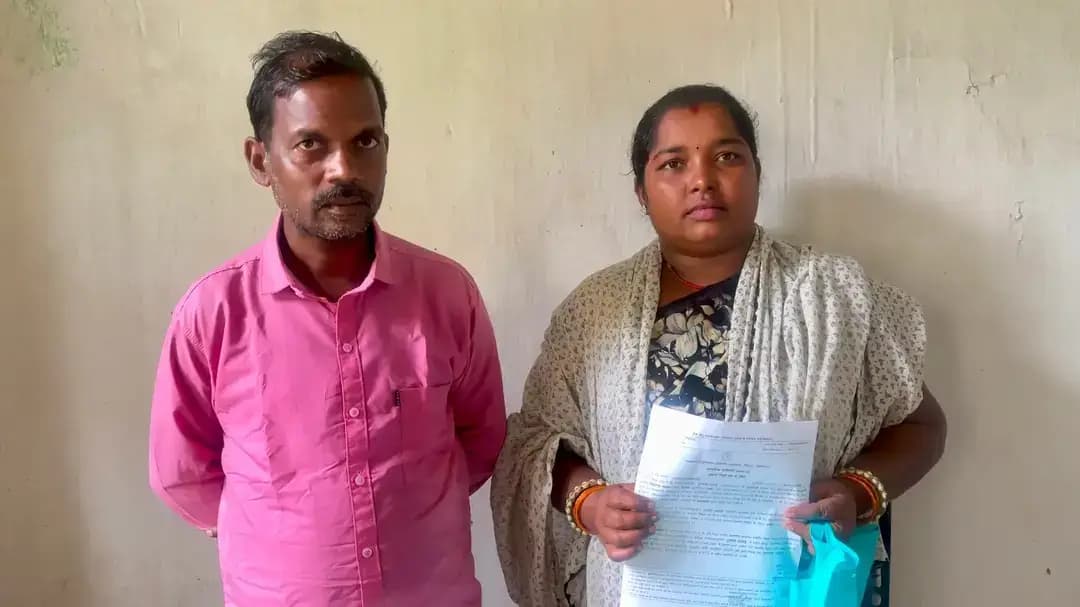 सेवा सेतु से तीन दिन में बना स्थायी जाति प्रमाण पत्र, दुर्गावती की पढ़ाई की राह हुई आसान।
ग्राम खुटरापारा निवासी गीता राजवाड़े और सुखनंदन राजवाड़े की बेटी दुर्गावती का स्थायी जाति प्रमाण पत्र सेवा सेतु पोर्टल के माध्यम से महज तीन दिनों में बन गया। समय पर दस्तावेज मिलने से परिवार को राहत मिली। परिवार ने इस सुगम शासकीय सेवा के लिए मुख्यमंत्री श्री विष्णुदेव साय के प्रति आभार जताया।
<nis:link nis:type=tag nis:id=sevasetu nis:value=SevaSetu nis:enabled=true nis:link/> <nis:link nis:type=tag nis:id=सेवा_संकल्प_अभियान nis:value=सेवा_संकल्प_अभियान nis:enabled=true nis:link/> <nis:link nis:type=tag nis:id=sevasankalpabhiyan nis:value=SevaSankalpAbhiyan nis:enabled=true nis:link/> <nis:link nis:type=tag nis:id=sevasankalp nis:value=SevaSankalp nis:enabled=true nis:link/> <nis:link nis:type=tag nis:id=janseva nis:value=JanSeva nis:enabled=true nis:link/>