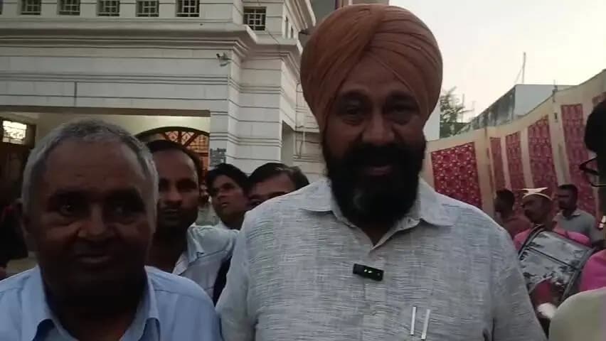 बाजपुर: बाजपुर में भव्य रूप से निकाली गई श्री राम बारात, जिसमें 12 दूल्हों की घुड़चढ़ी भी हुई