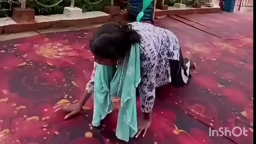 जगदलपुर: कोई घुटनों के बल, तो कोई हाथों के सहारे… मां दंतेश्वरी के दरबार में अर्जी लगाने निकले पदयात्री