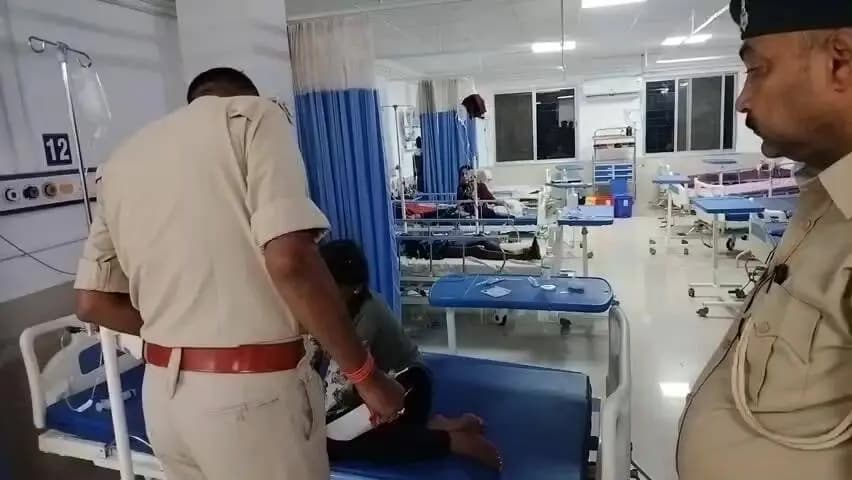 गोड्डा: बक्सरा गाँव में पारिवारिक विवाद में किशोरी ने कीटनाशक खाया, सदर अस्पताल में इलाज जारी