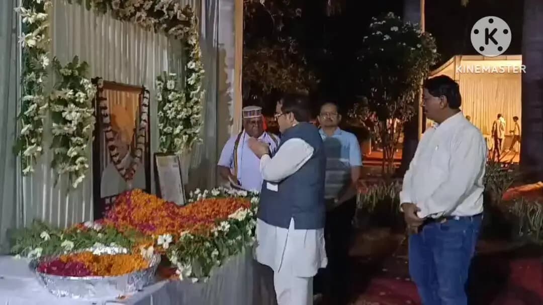 नागौद: पतौरा गांव पहुंचे पूर्व मंत्री ब्रजेन्द्र प्रताप सिंह, पूर्व विधायक रामप्रताप सिंह को दी श्रद्धांजलि