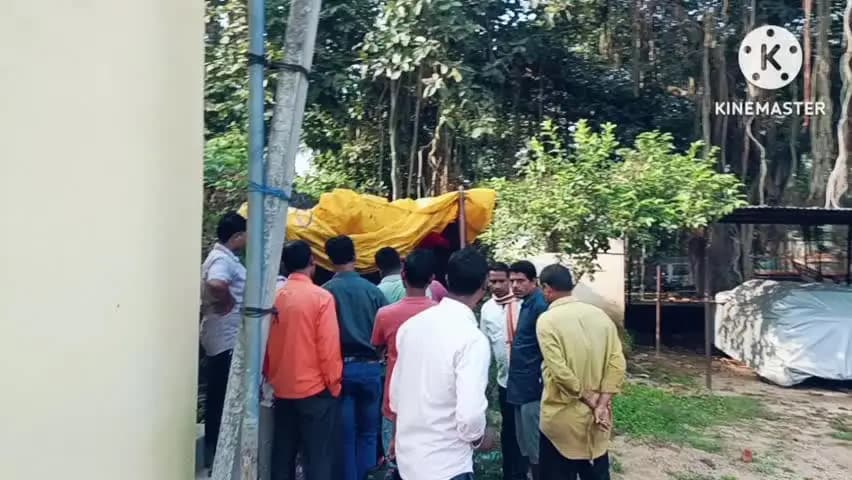 घाघरा: नवडीहा में सड़क दुर्घटना, अज्ञात वाहन की चपेट में आने से दो स्कूटी सवार युवकों की मौत