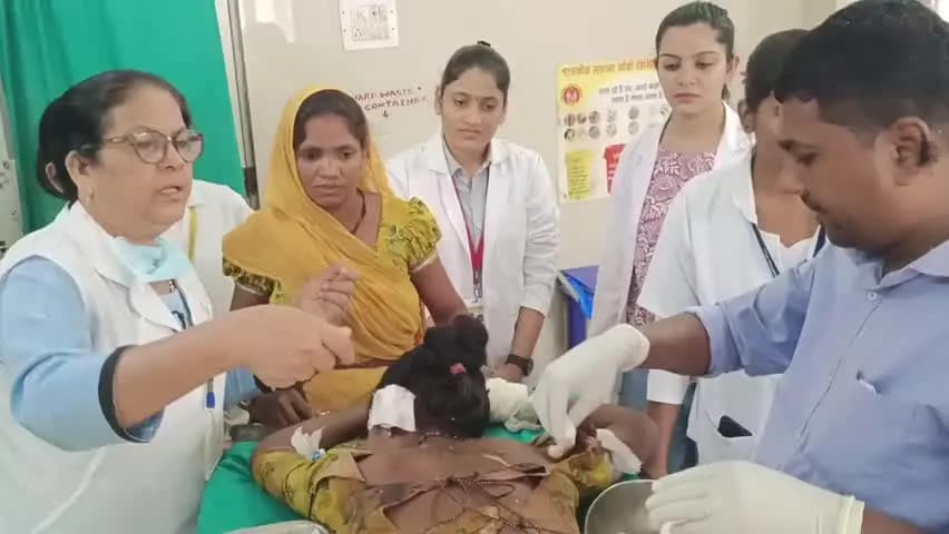 बांसवाड़ा: अणत गांव में अफेयर के विवाद में बड़ी बहन न मिलने पर सिरफिरे आशिक ने छोटी बहन पर तलवार से किया हमला, MGH में लिए 30 टांके