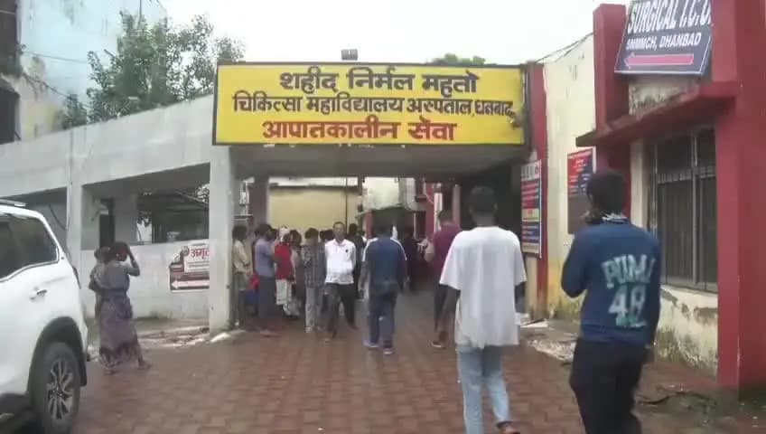 टुंडी: मनियाडीह में हत्या के आरोपी और पुलिस के बीच मुठभेड़, आरोपी के पैर में लगी गोली