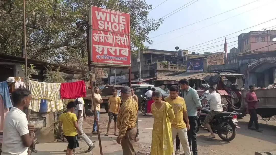 झरिया/जोरापोखर/सिंदरी: झरिया में अतिक्रमण के खिलाफ नगर निगम ने चलाया बुलडोजर, अफरा-तफरी का माहौल