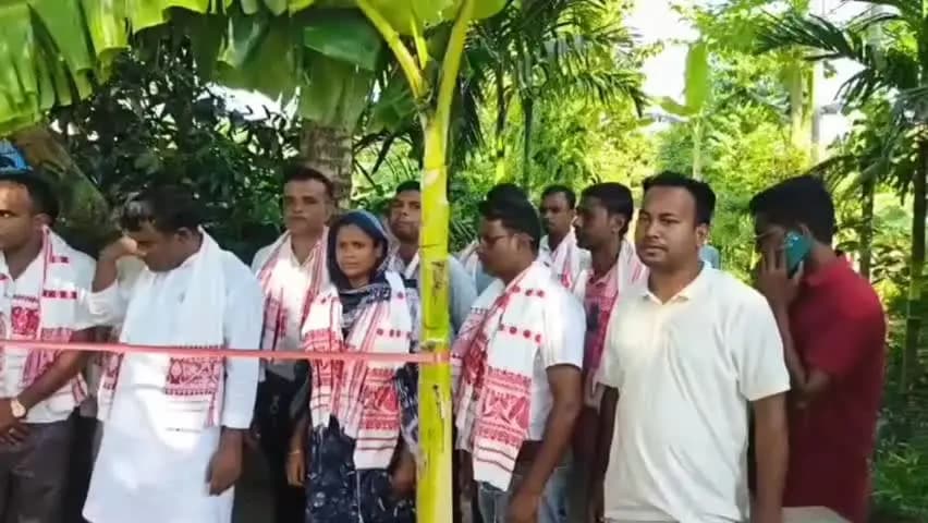 বিলাসীপাৰা ভাগ: মাছানেৰ আলগা গাঁও পঞ্চায়তত উন্নয়নৰ জোৱাৰ। একেদিনাই ৮ টাকৈ VB- G-RAM G আঁচনিৰ কামৰ শুভাৰম্ভ।
