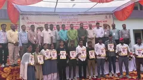 आंवला: आंवला के गुलडिया में रोजगार मेले का आयोजन, 1014 युवाओं को मिली नौकरी, 30 से ज्यादा कंपनियों ने लिया हिस्सा