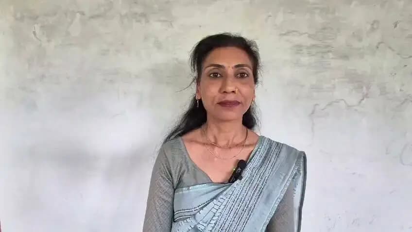 मेरा नाम सुनीता सोनी है। मैं कैलाश नगर छिंदवाड़ा की रहने वाली हूं। मुझे 'मुख्यमंत्री लाड़ली बहना योजना' के पैसे हर माह प्राप्त होते हैं, जिससे मेरी आर्थिक स्थिति बहुत अच्छी हुई है और मुझे इससे काफी मदद मिली है। इसके लिये मैं माननीय मुख्यमंत्रीजी को बहुत-बहुत धन्यवाद देती हूं।
Dr Mohan Yadav CM Madhya Pradesh
#LadliBehnaYojana
#सेवा_संकल्प_अभियान
#procwa #छिन्दवाड़ा
#JansamparkMP
Department Of Women Child Development, Madhya Pradesh
Jansampark Madhya Pradesh