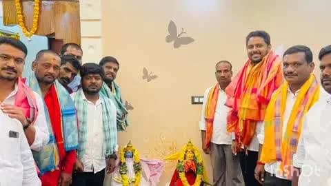 పరిగి: పరిగి పట్టణంలో ఇందిరమ్మ ఇండ్లను ప్రారంభించిన మున్సిపల్ చైర్ పర్సన్ రజిత వెంకటేష్