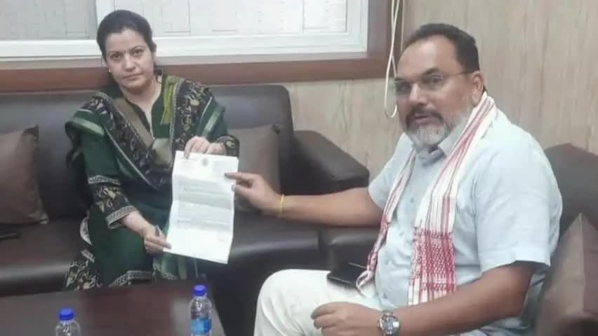 गोड्डा: पोड़ैयाहाट में नवजात मौत के मामले में विधायक प्रदीप यादव ने की उच्च स्तरीय जांच की मांग