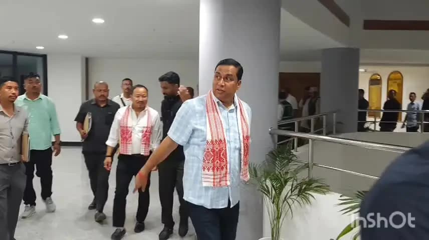 ধেমাজি: ধেমাজি জিলা আয়ুক্ত কাৰ্যালয়ত অসম আৰু অৰুণাচল সীমা সমস্যা বিষয়ত দুই খন ৰাজ্যৰ চৰকাৰ মাজত গুৰুত্বপূৰ্ণ সভা