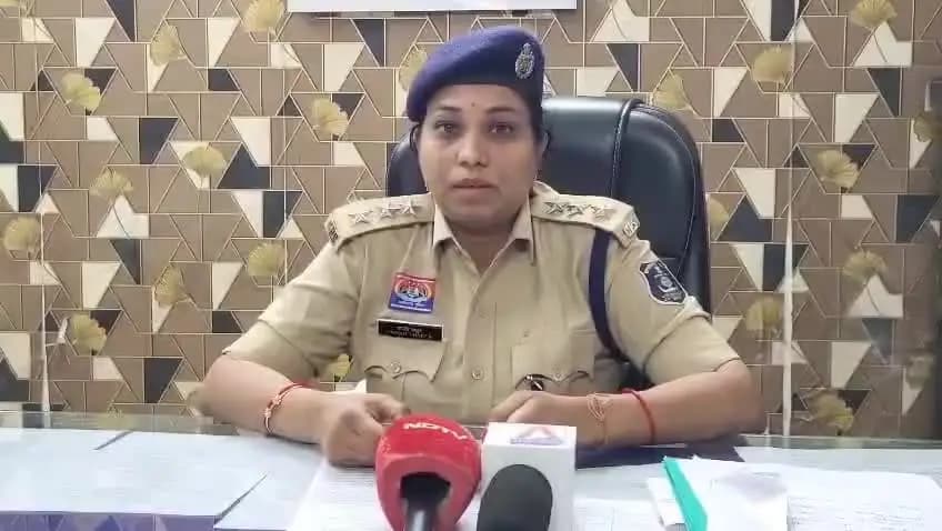 खरसिया: बंगुरसिया में अज्ञात शव मिलने के मामले में DSP उन्नति ठाकुर का बयान, जांच के बाद होगा मौत की असली वजह का खुलासा