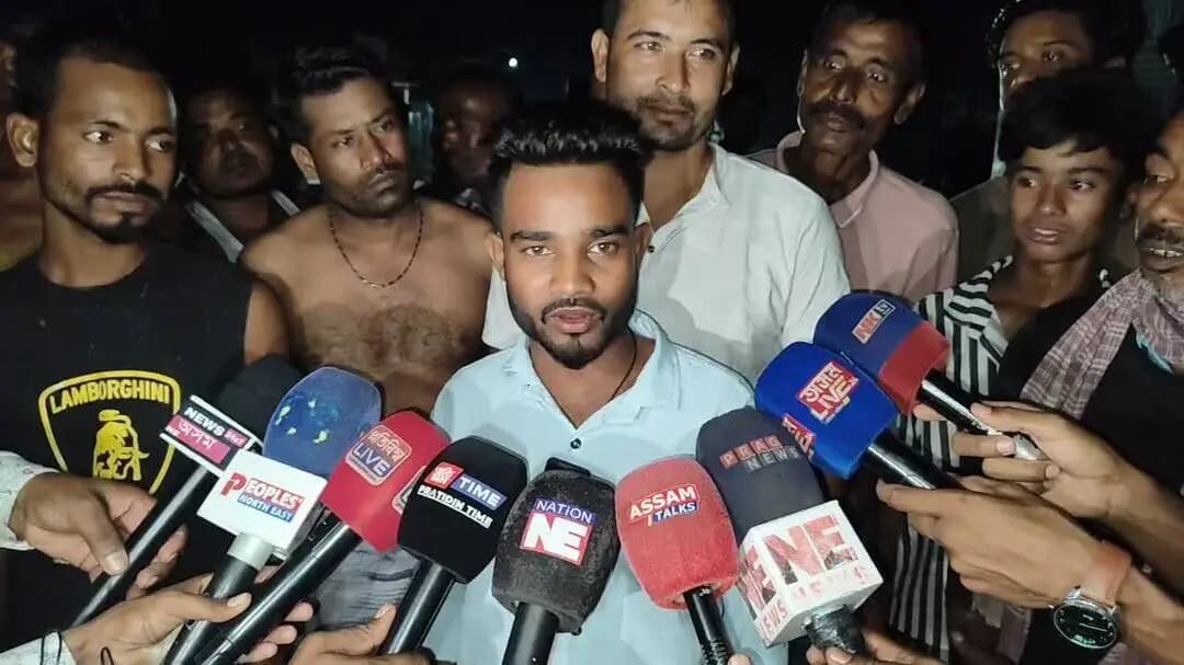 বিলাসীপাৰা ভাগ: বিলাসীপাৰা আৰক্ষীৰ জালত বৃহৎ পৰিমাণৰ নিচাজাতীয় দ্ৰব্যসহ সৰবৰাহকাৰীক গ্ৰেপ্তাৰ সন্দৰ্ভত ৰাইজৰ প্ৰতিক্ৰিয়া।