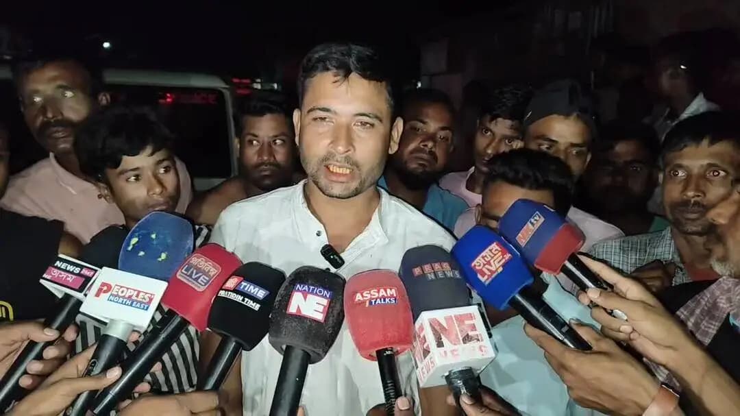 বিলাসীপাৰা ভাগ: বিলাসীপাৰাত আৰক্ষীৰ জালত এজন সৰবৰাহকাৰীক গ্ৰেপ্তাৰ সন্দৰ্ভত স্থানীয় ৰাইজৰ প্ৰতিক্ৰিয়া।