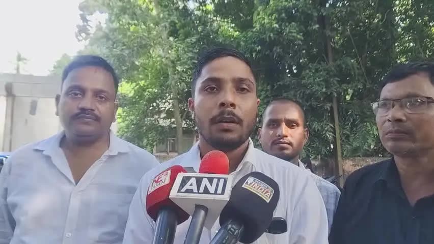 মৰিগাঁও: জিলাৰ মাজমজিয়াত দুৰ্গা পূজাৰ শুভেচ্ছাৰে অসমীয়া ভাষা ব্যৱহাৰৰ আহ্বান বীৰ লাচিত সেনা অসম জিলা সমিতিৰ
