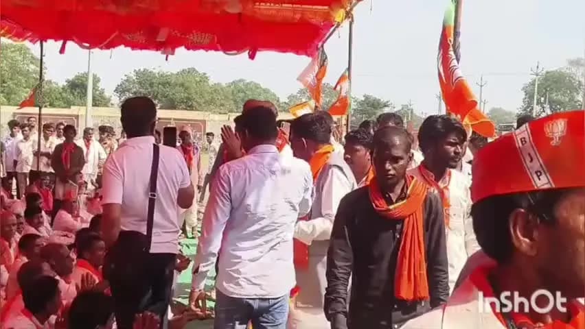 कुशलगढ़: महिला कार्यकर्ताओं के सामने दंडवत हुए भाजपा जिलाध्यक्ष पूंजीलाल गायरी, चारों पंचायत समितियों में जीत का भरोसा जताया