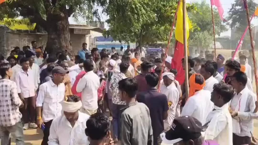 खकनार: पंचमी पर मोती माता मंदिर लोखंडिया में उमड़ा आस्था का सैलाब, माता रानी के जयकारों से गूंजा दरबार