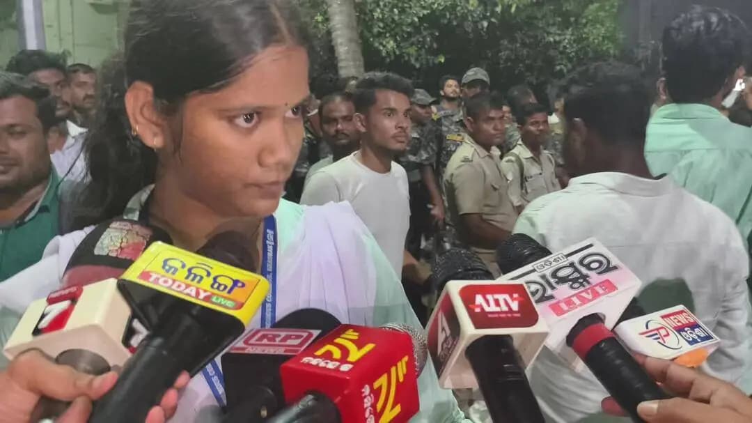 ଭଦ୍ରକ ଗ୍ରାମାଞ୍ଚଳ: ବିଜୟୀ ପରେ bcjd ଛାତ୍ରୀ ଙ୍କ ପ୍ରତିକ୍ରିୟା ଭଦ୍ରକ କଲେଜ ରେ