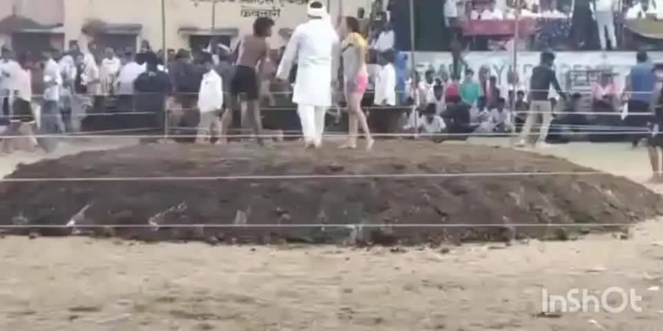 केवलारी: शासकीय उत्कृष्ट विद्यालय ग्राउंड में विशाल इनामी दंगल का आयोजन