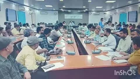 खगड़िया: कलेक्ट्रेट सभाकक्ष में डीएम ने बैठक की