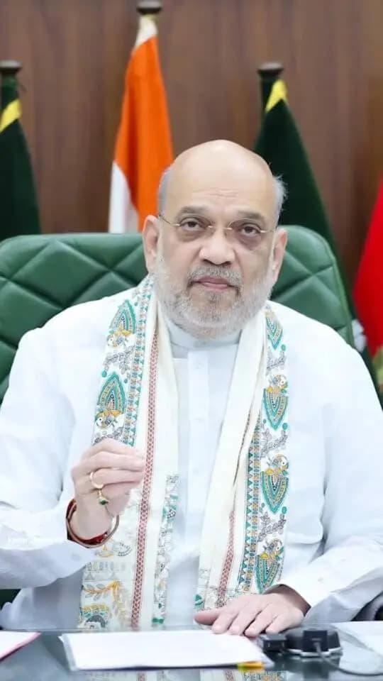 माननीय प्रधानमंत्री श्री नरेंद्र मोदी जी और केंद्रीय गृह मंत्री श्री अमित शाह जी के मार्गदर्शन में, सुशासन के संकल्प के साथ बस्तर में शांति, विकास और नई संभावनाओं के द्वार खुल रहे हैं।
आज बस्तर ओलंपिक में युवा अपनी प्रतिभा दिखा रहे हैं, तो बस्तर पंडुम हमारी समृद्ध जनजातीय कला और संस्कृति को नई पहचान दे रहा है।
सुशासन का संकल्प, समृद्ध बस्तर का सपना!
@narendramodi @amitshahofficial @bjp4india @vishnudeosai @chhattisgarhcmo @bjp4cgstate
#bastar #संवर_रहा_छत्तीसगढ़