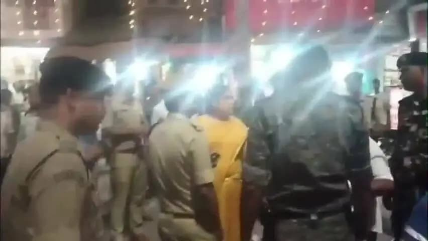 औरंगाबाद: विधि व्यवस्था को लेकर सड़क पर उतरे डीएम और एसपी, अधिकारियों को दिए निर्देश