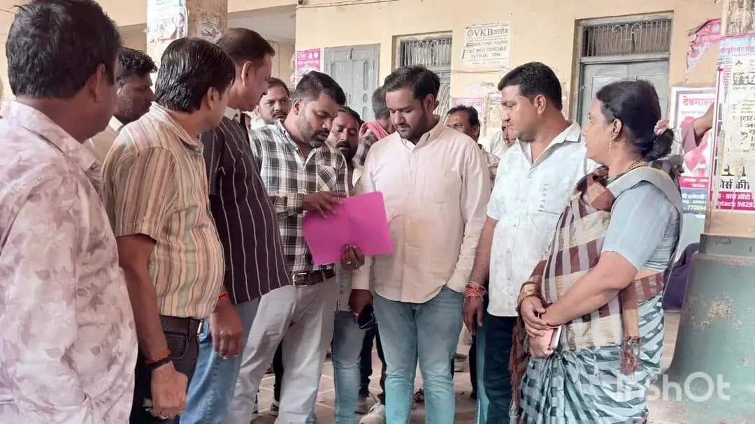 प्रतापगढ़: शहर को स्वच्छ और सुंदर बनाने की पहल, सभापति ने पार्षदों के साथ सफाई व्यवस्थाओं का किया निरीक्षण